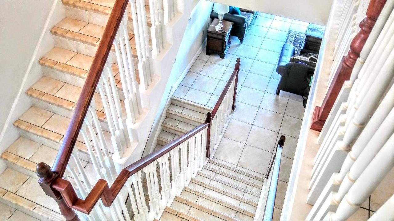 Mediterranean Three Story Townhouse Holiday home *